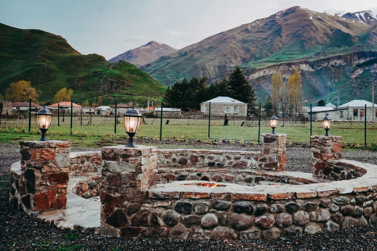 Holiday Home Kazbegi Esterno foto