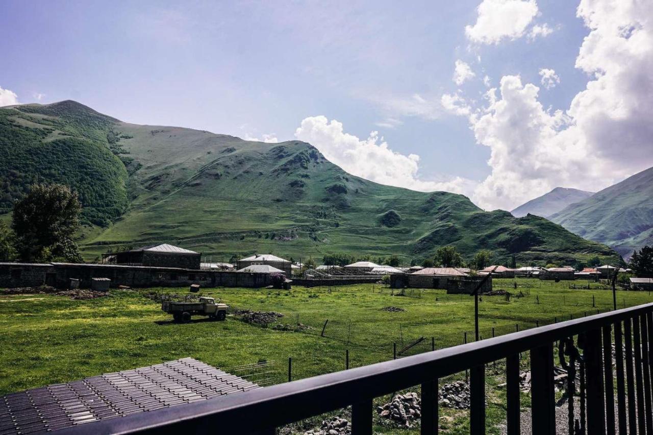 Holiday Home Kazbegi Esterno foto