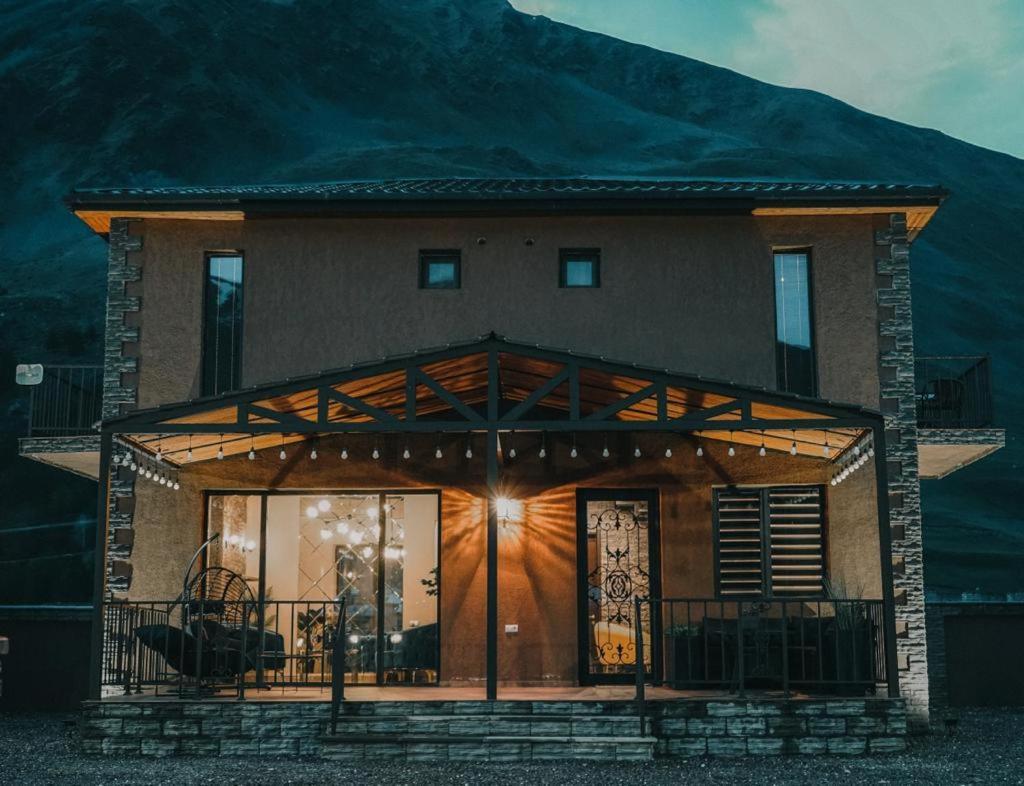 Holiday Home Kazbegi Esterno foto